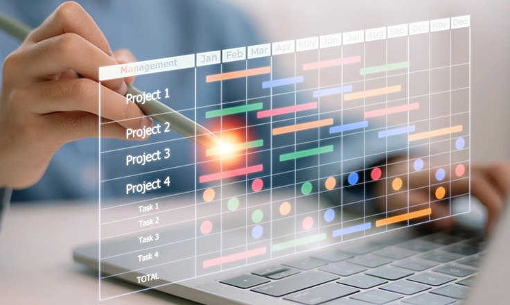 IT manager che pianifica una strategia di migrazione EDI, stabilendo le priorità e le tempistiche del progetto.